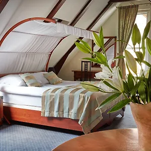 Solei Old Town Апартаменты